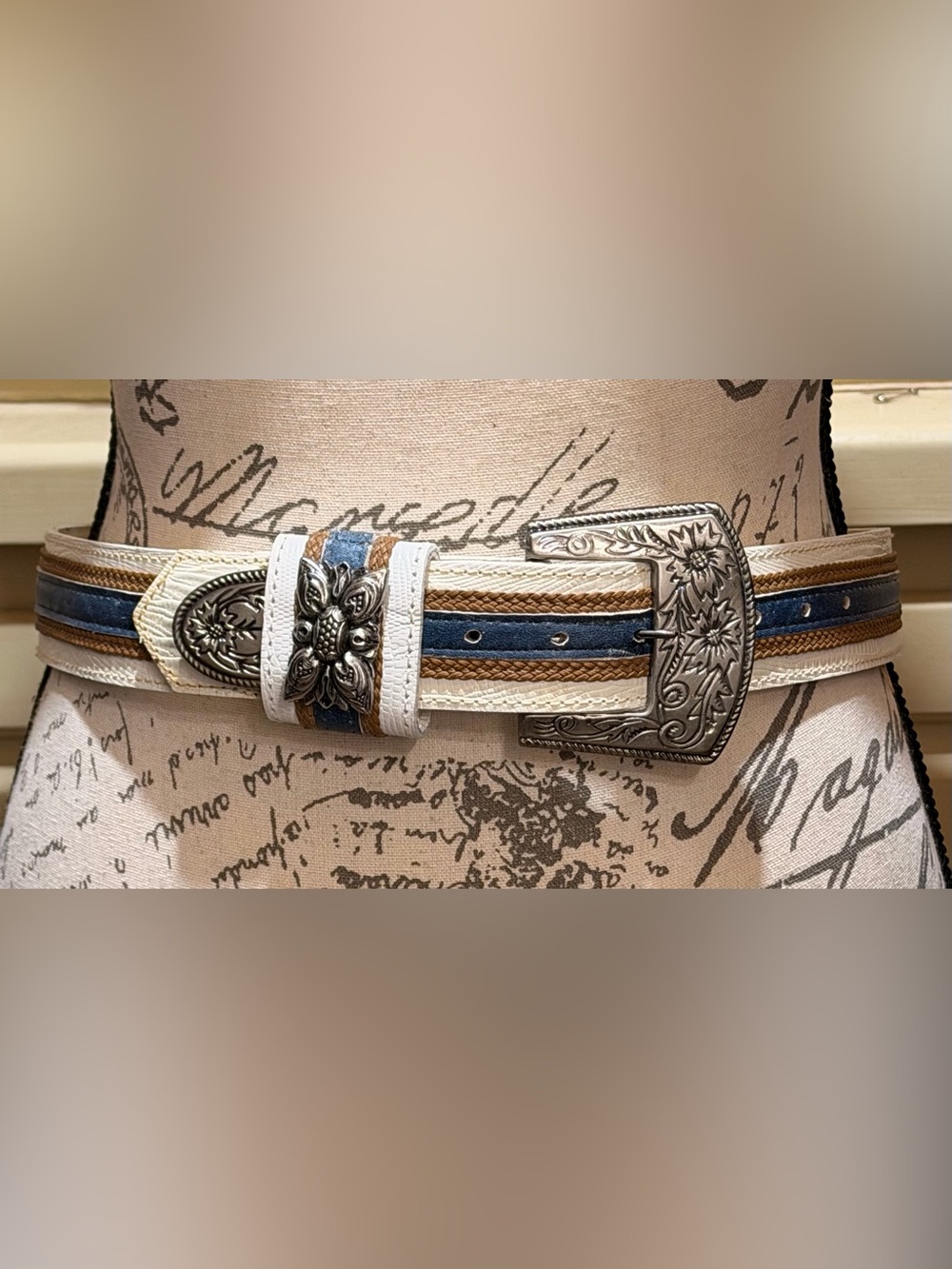 Vintage R.J. Graziano Southwestern Floral Buckle Leather Belt